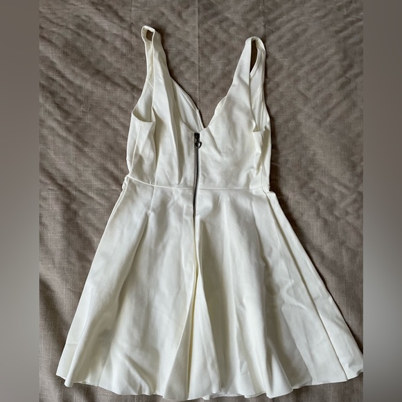 ✨NWT✨Urban Outfitters Kimchi Blue Heart Of The Ocean Sweetheart Mini Dress White - Picture 4 of 6